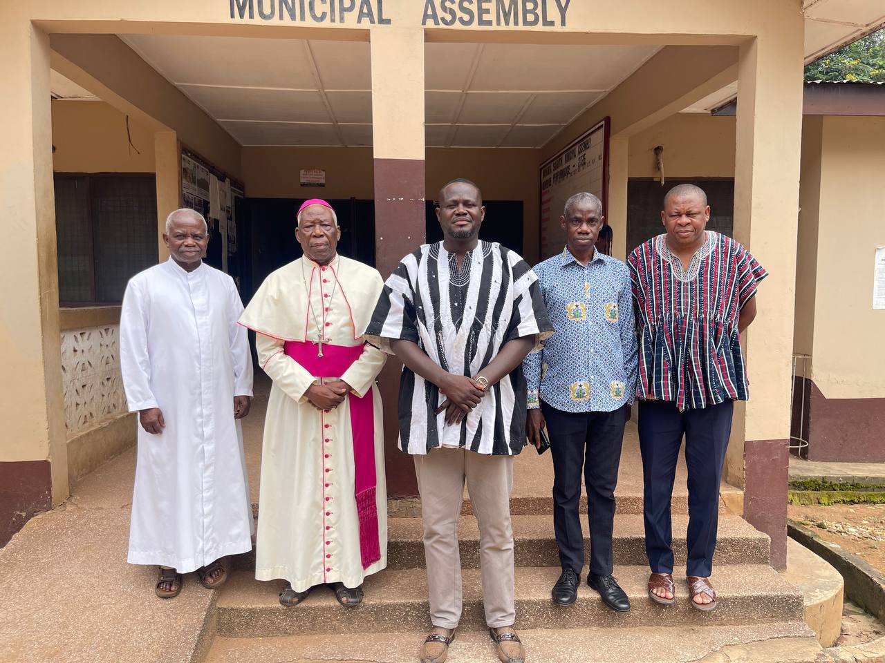 Bishop Gabriel Akwasi Ababio Mante Pays Courtesy Visit to Nkwanta South MCE, Reaffirms Commitment to Peace